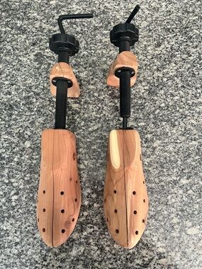 Wooden Cedar Shoe Trees with Adjustable Metal Spring